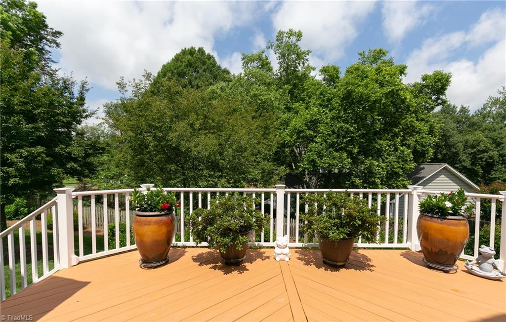 1 Brookglen Drive