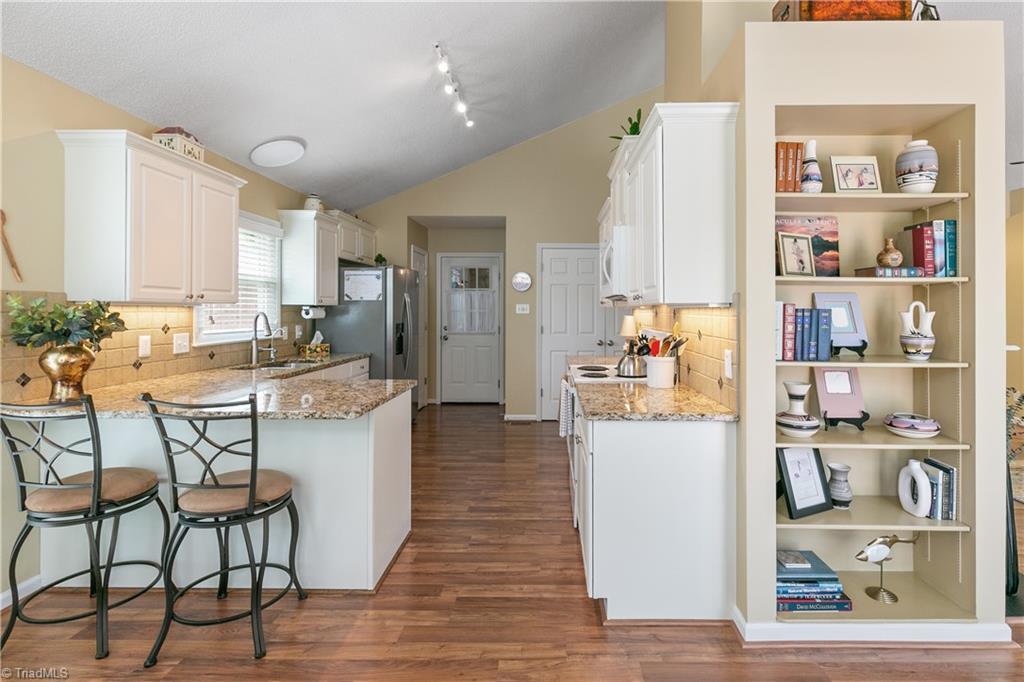 1 Brookglen Drive