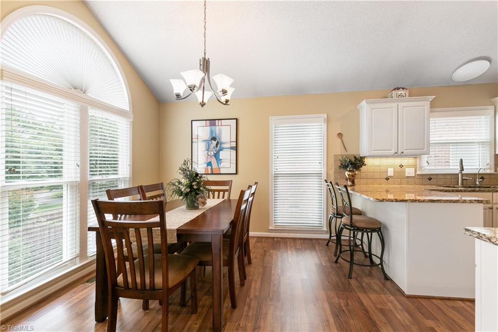1 Brookglen Drive
