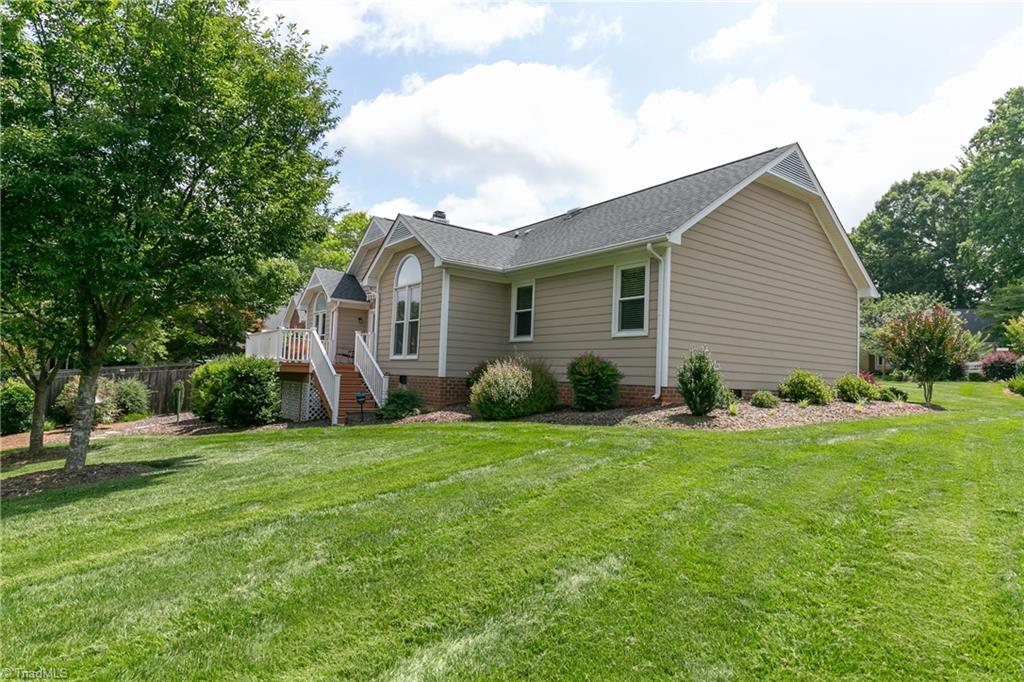 1 Brookglen Drive