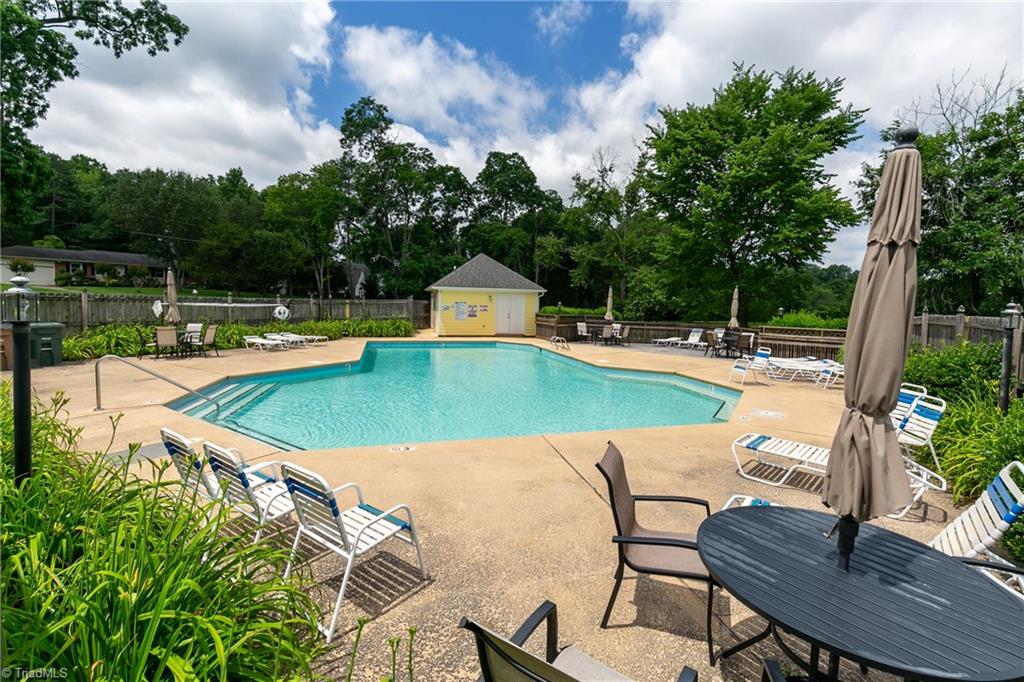 1 Brookglen Drive