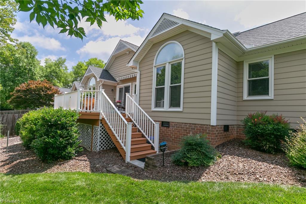 1 Brookglen Drive