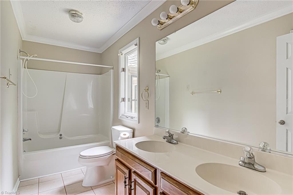 121 Rockridge Court