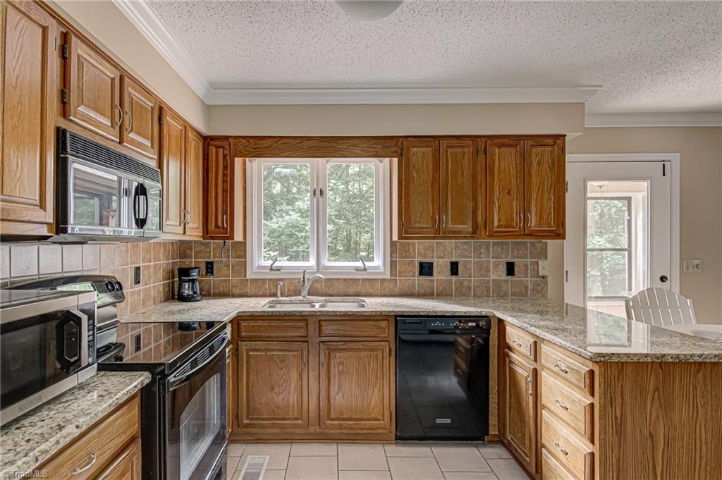121 Rockridge Court