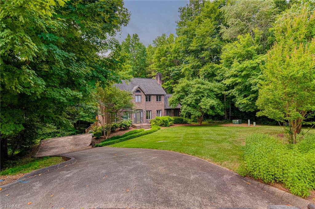 121 Rockridge Court