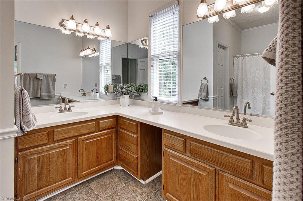 6104 Lindley Woods Drive