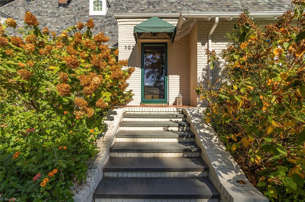 502 W Parkway Avenue