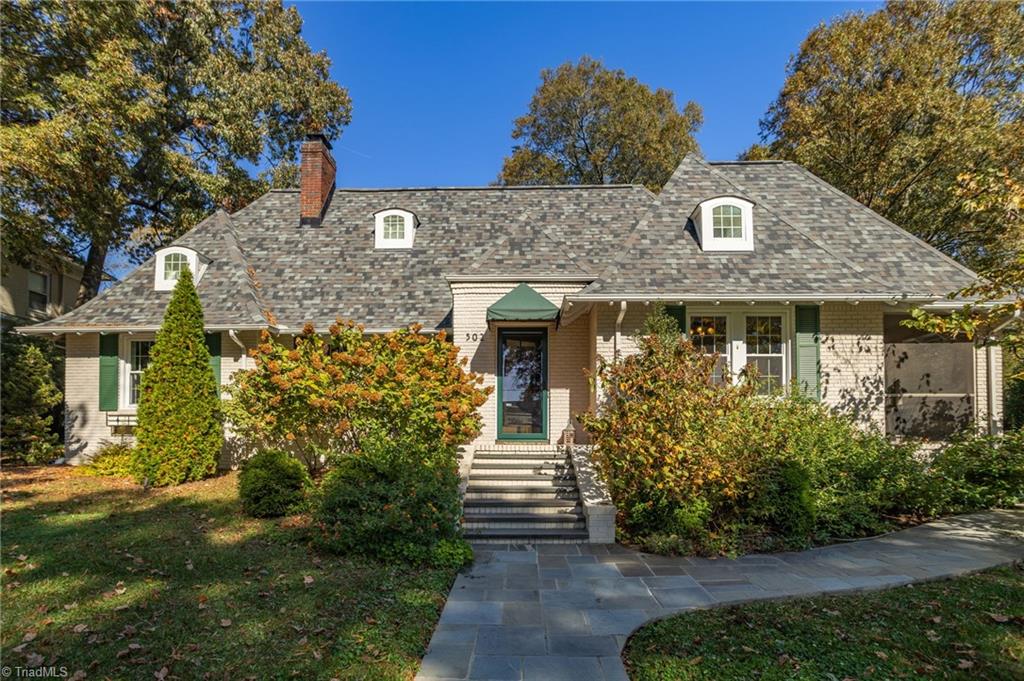 502 W Parkway Avenue