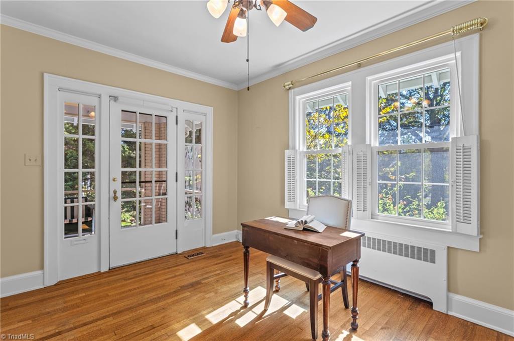 502 W Parkway Avenue