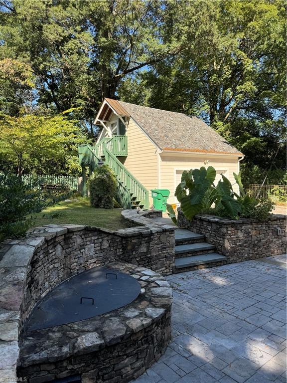 502 W Parkway Avenue