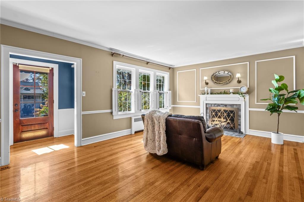 502 W Parkway Avenue