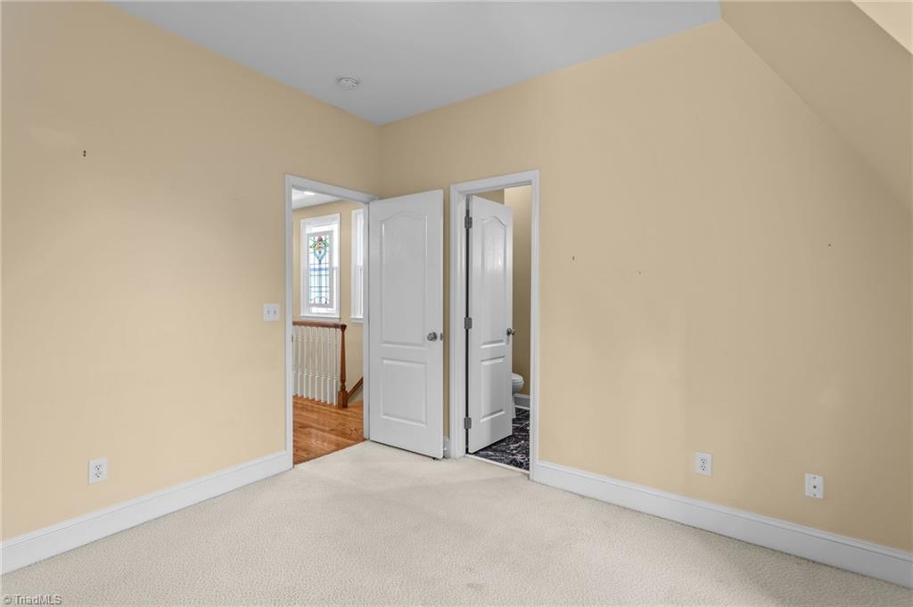 502 W Parkway Avenue