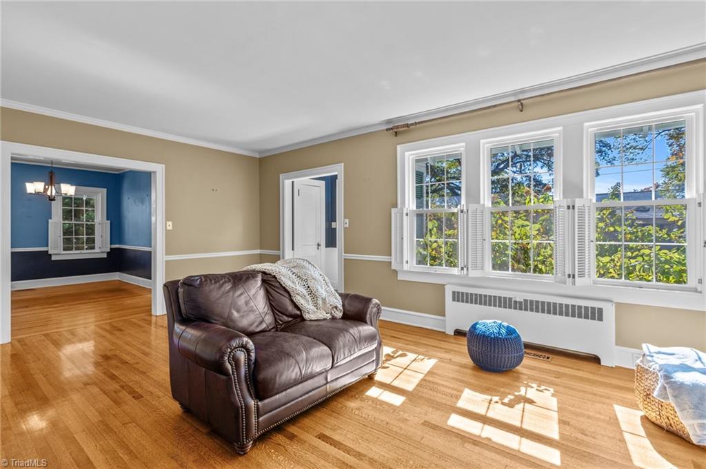 502 W Parkway Avenue