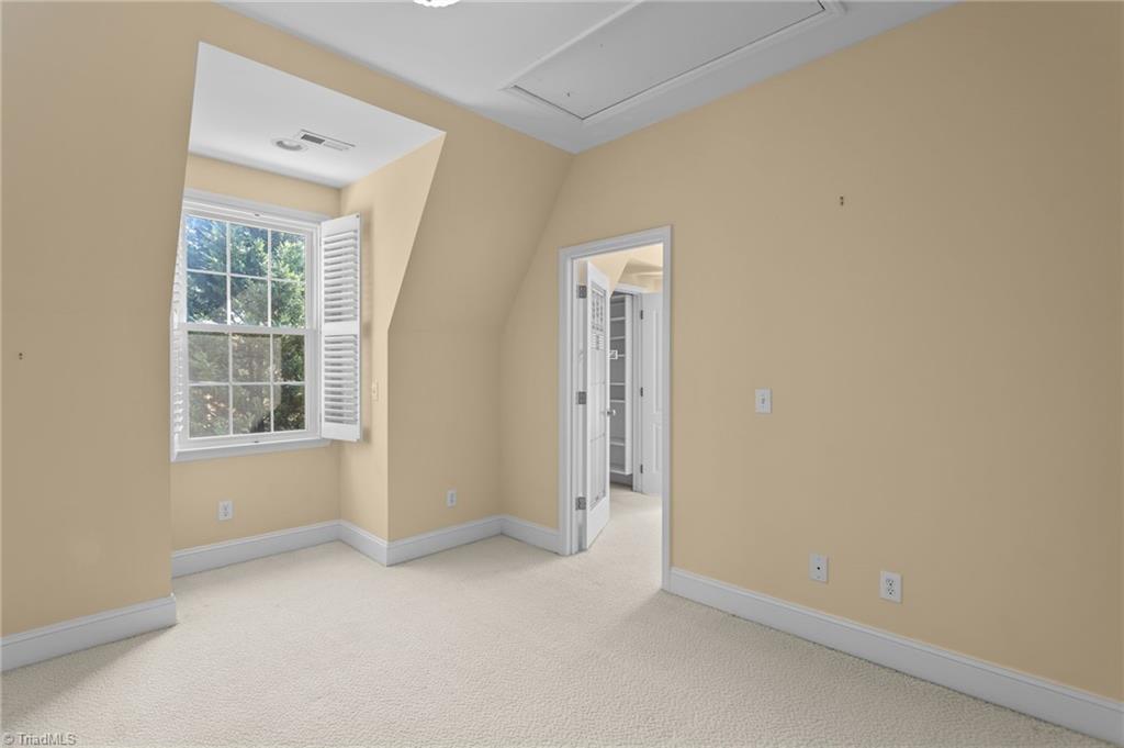 502 W Parkway Avenue