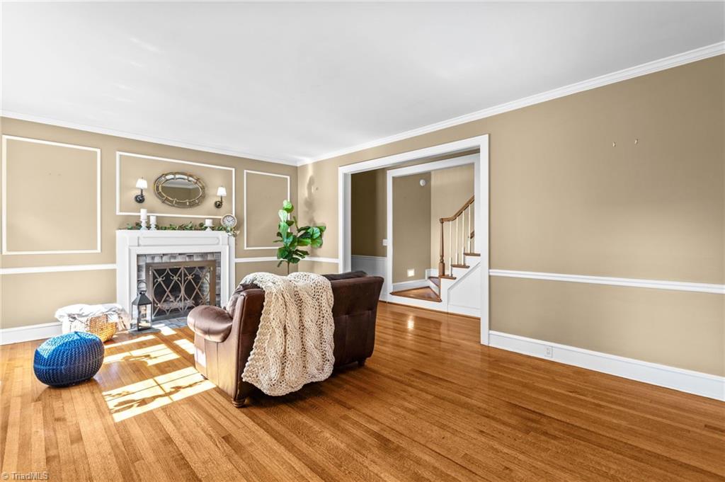 502 W Parkway Avenue