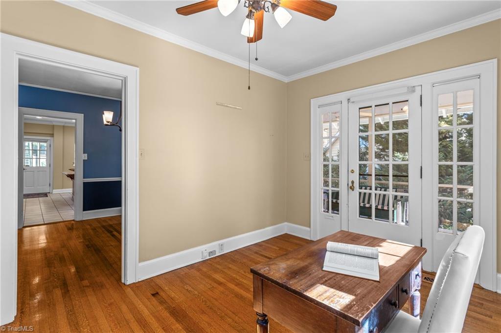 502 W Parkway Avenue