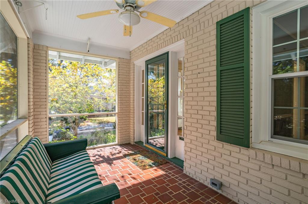 502 W Parkway Avenue