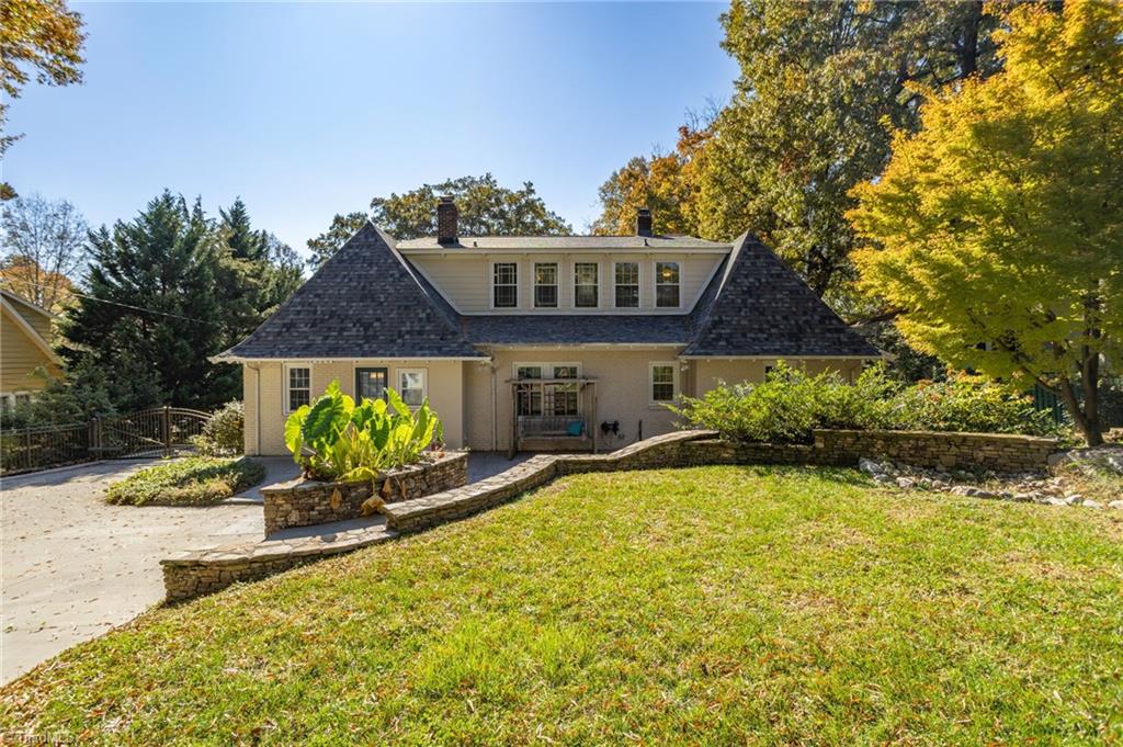 502 W Parkway Avenue