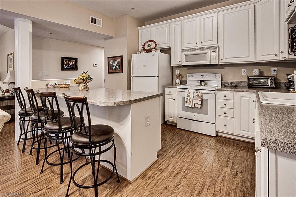 4054 Bentley Drive # 1 Unit: B-1