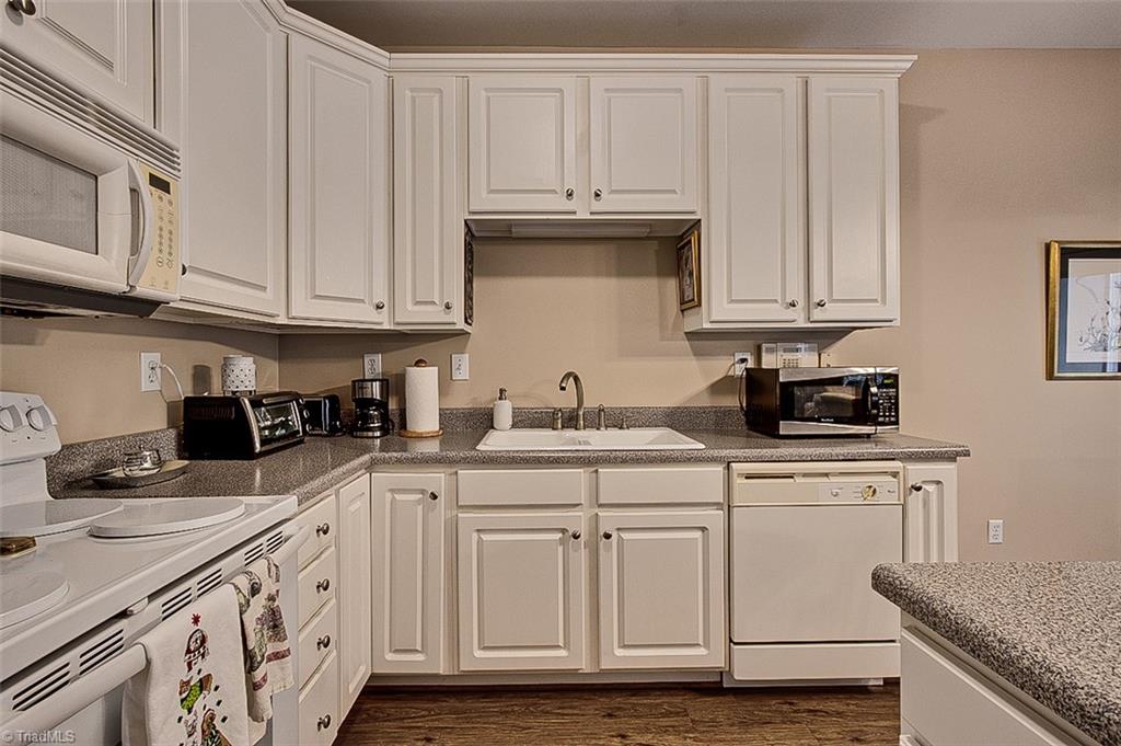 4054 Bentley Drive # 1 Unit: B-1