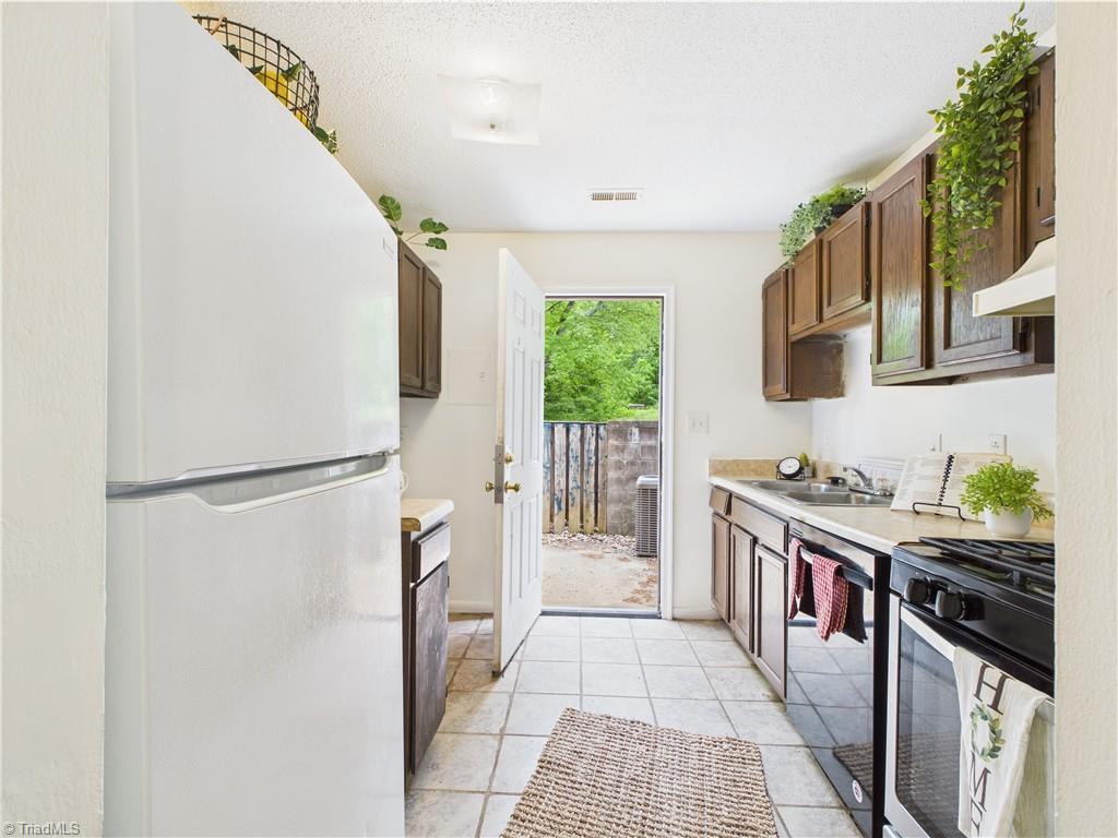 3919 Overland Heights