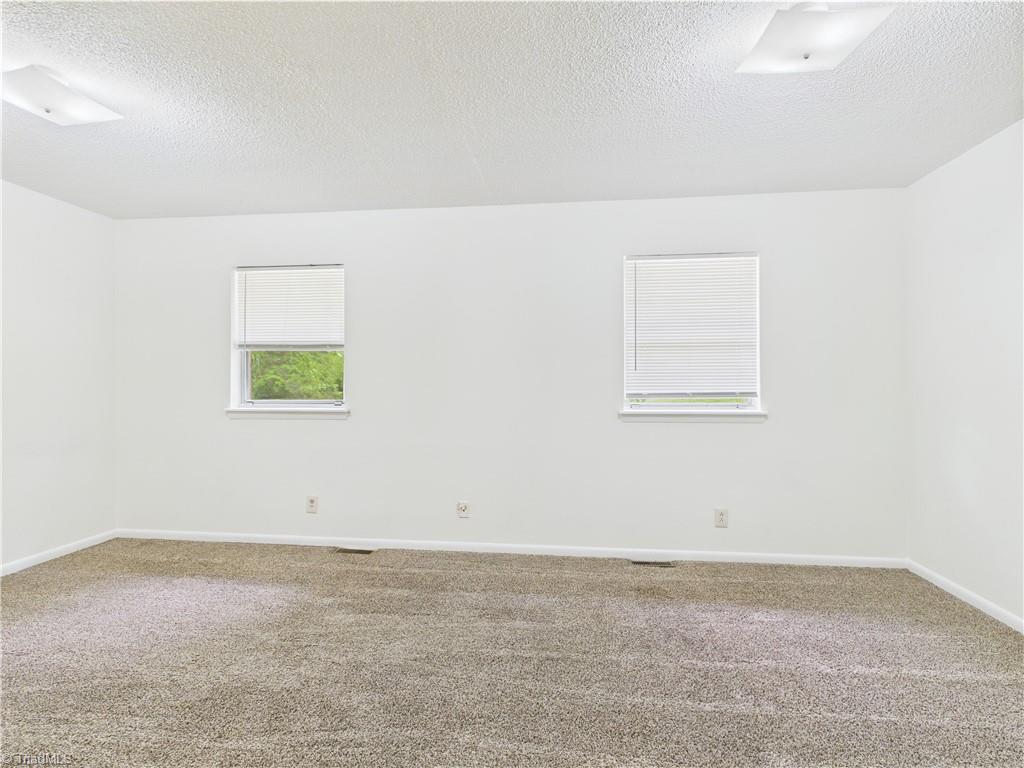 3919 Overland Heights