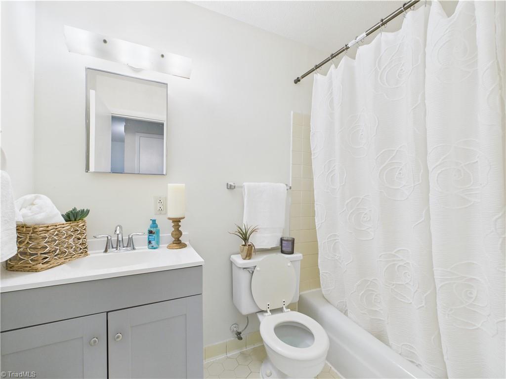 3919 Overland Heights