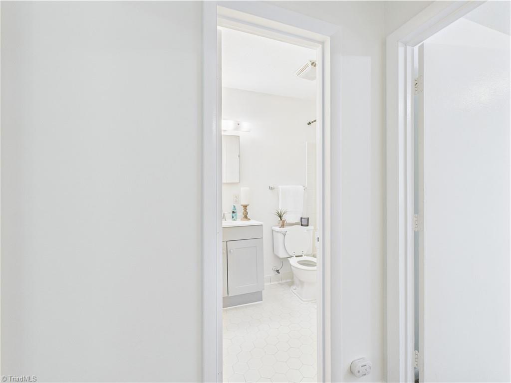 3919 Overland Heights