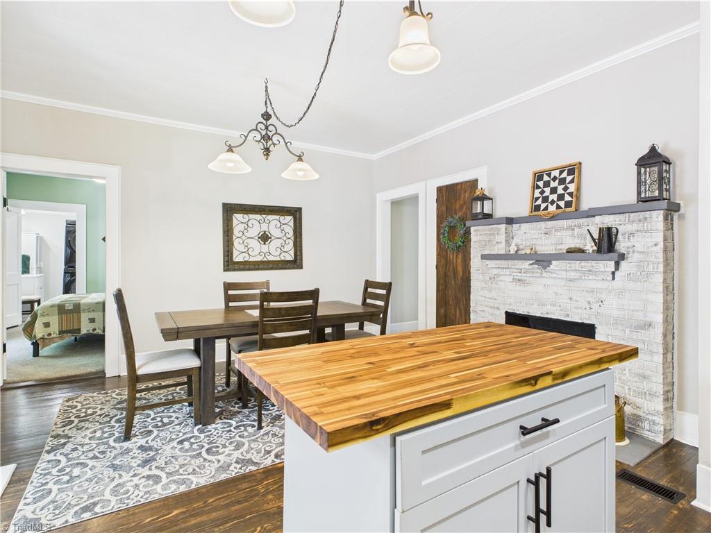 3609 Creekridge Country Road