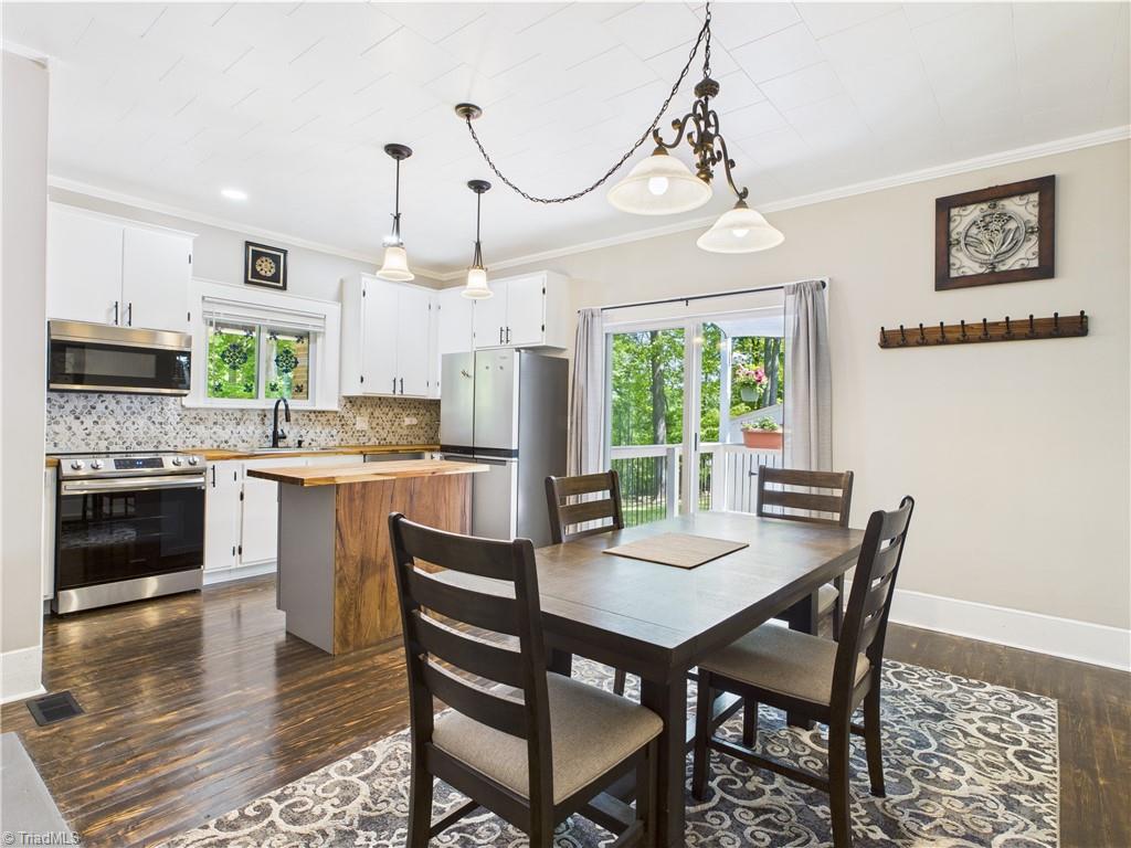 3609 Creekridge Country Road
