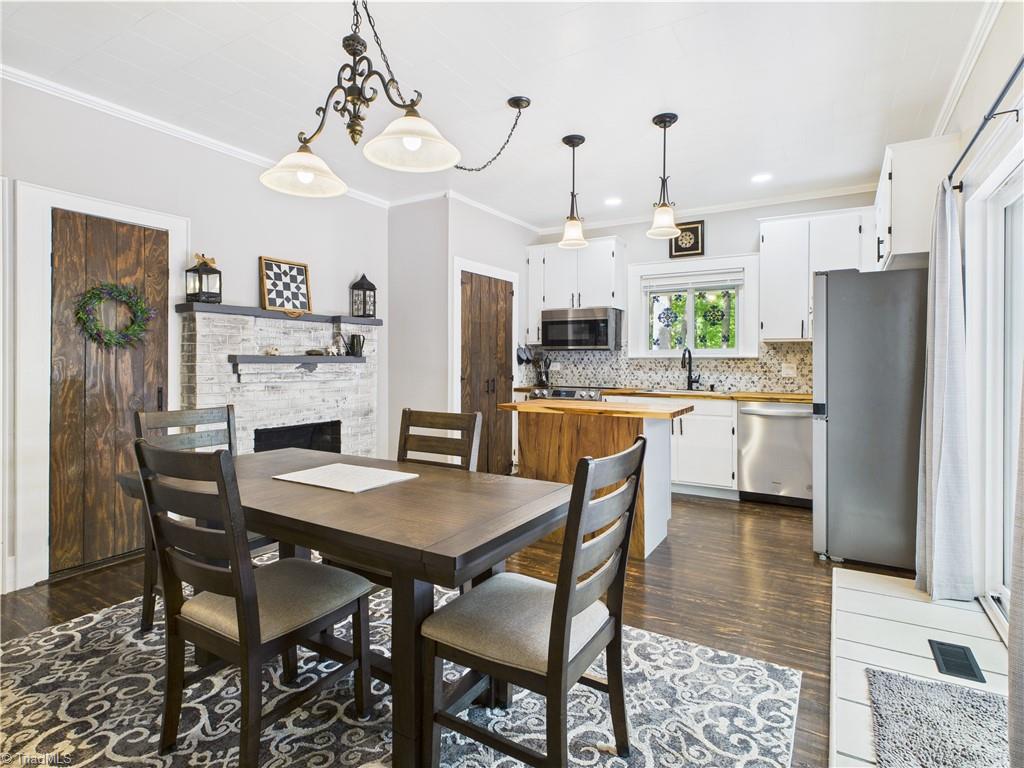 3609 Creekridge Country Road