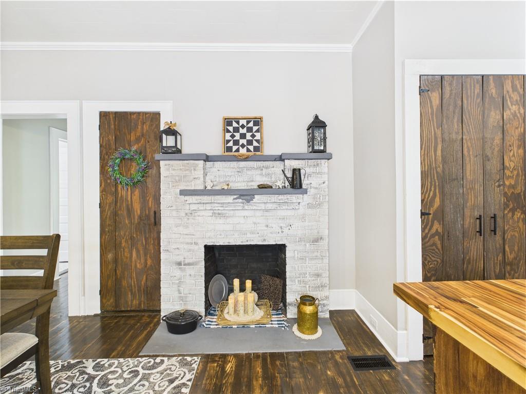 3609 Creekridge Country Road