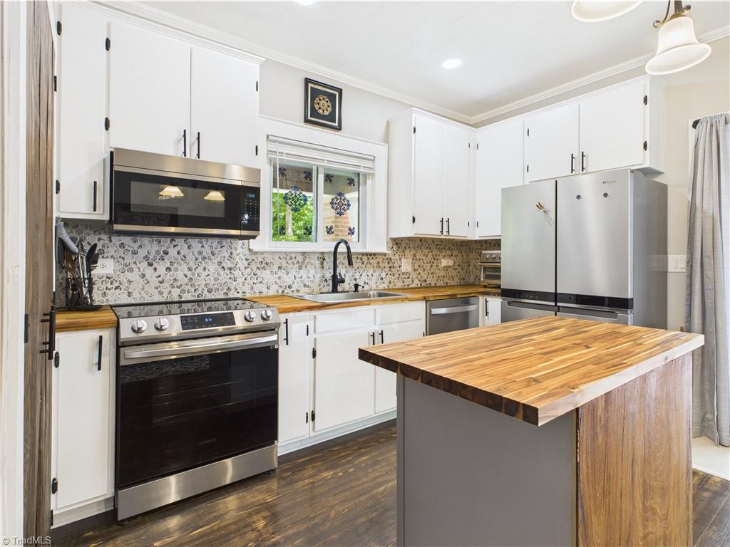 3609 Creekridge Country Road