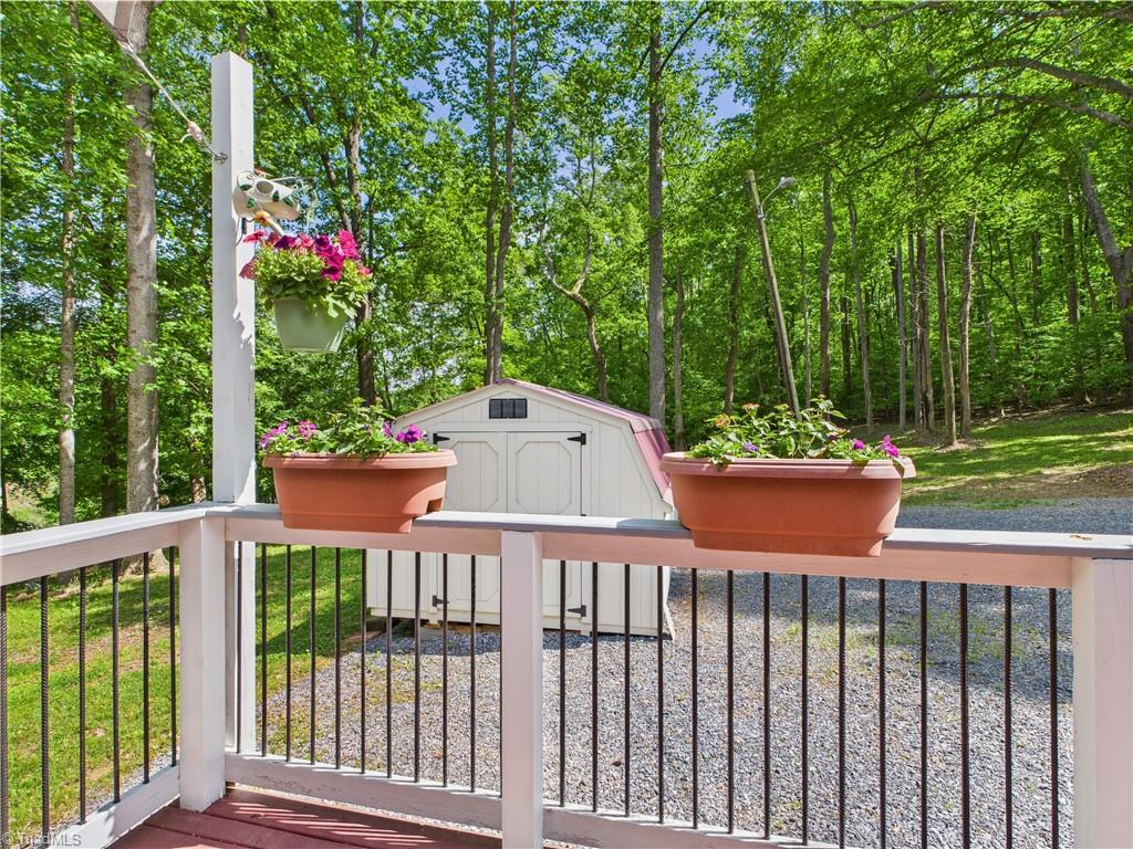 3609 Creekridge Country Road