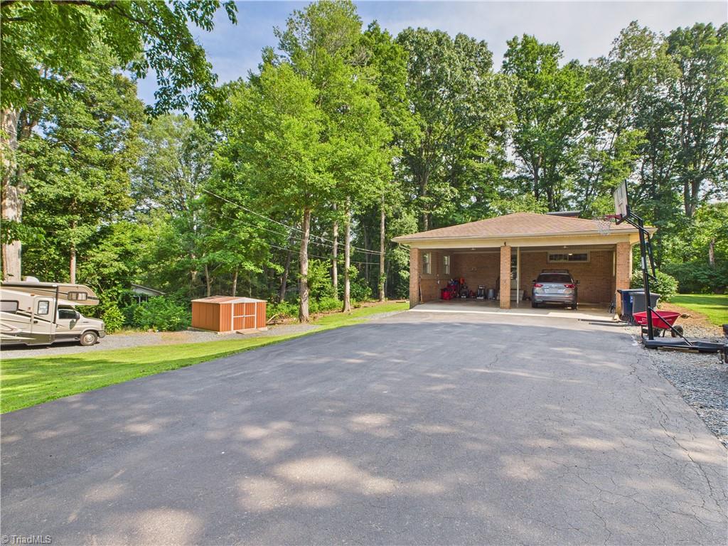 3196 Forest Drive