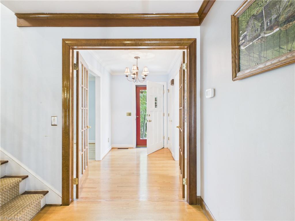 1285 Canterbury Trail