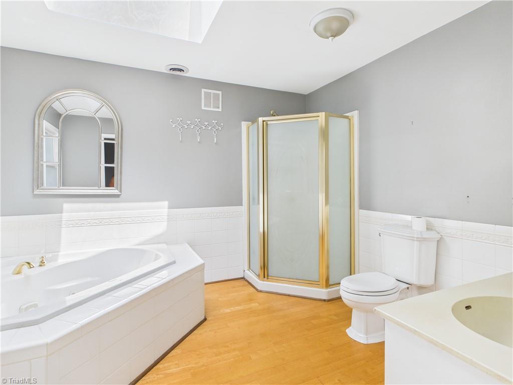 1285 Canterbury Trail