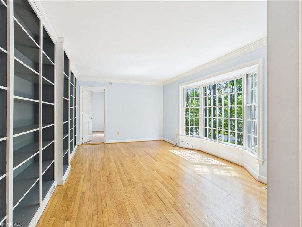 1285 Canterbury Trail