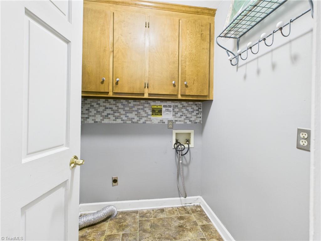 1285 Canterbury Trail