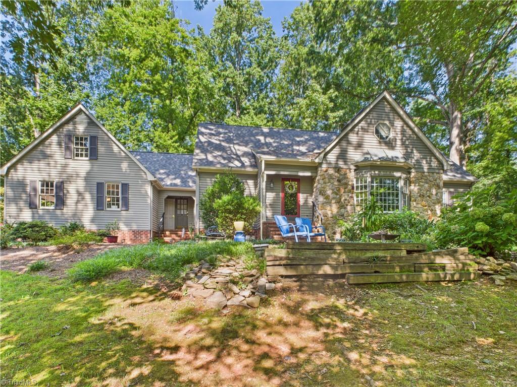 1285 Canterbury Trail