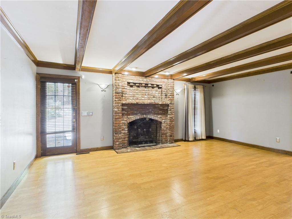 1285 Canterbury Trail
