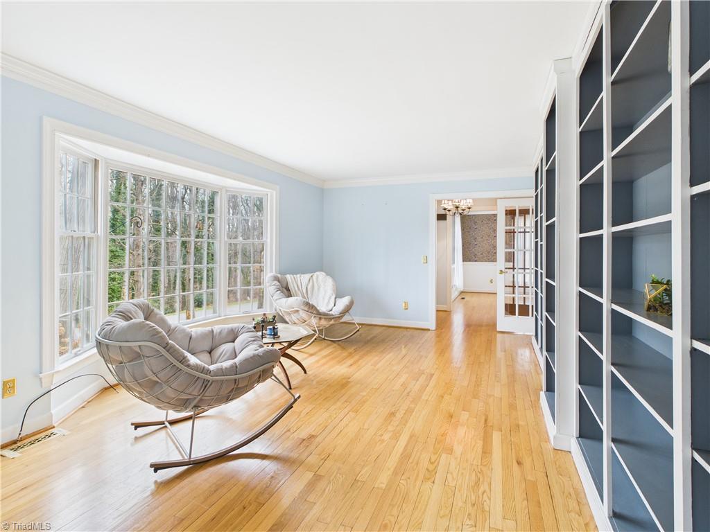 1285 Canterbury Trail