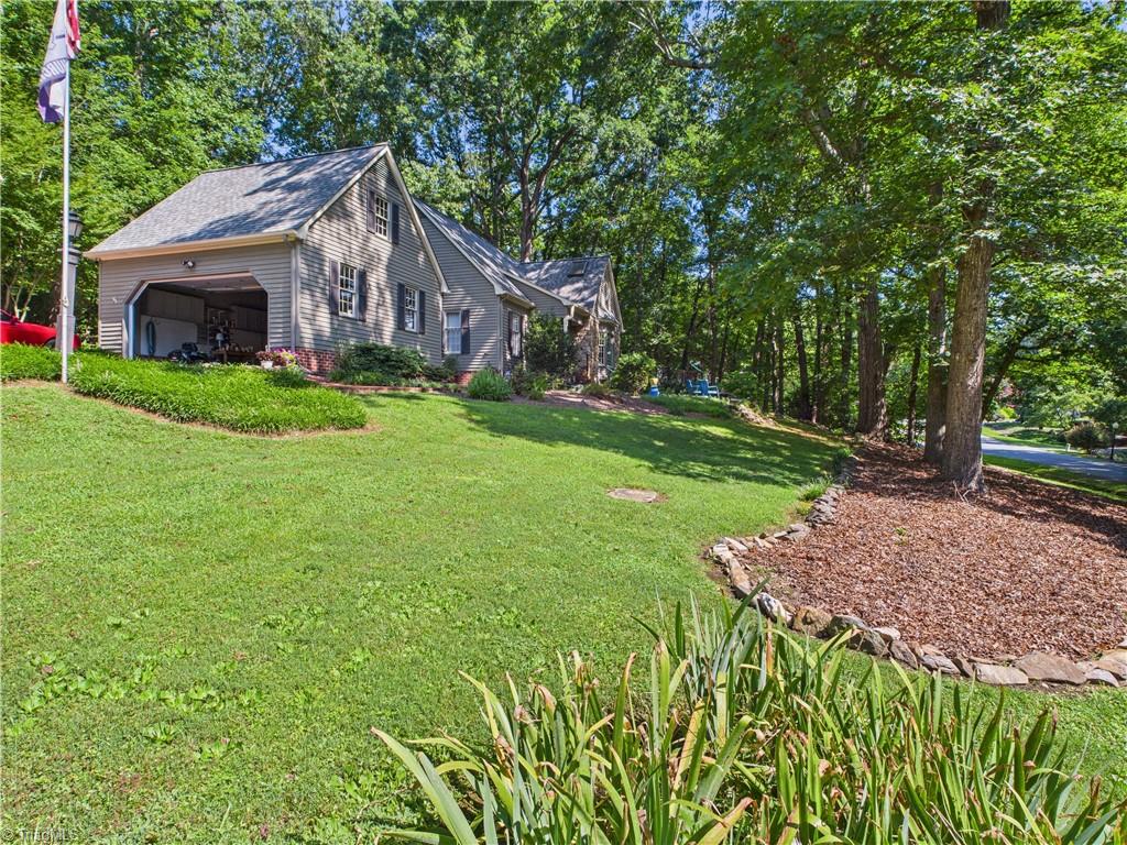 1285 Canterbury Trail