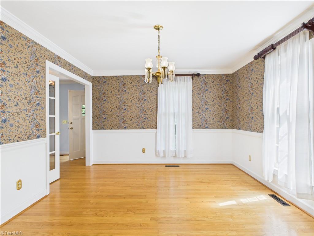 1285 Canterbury Trail