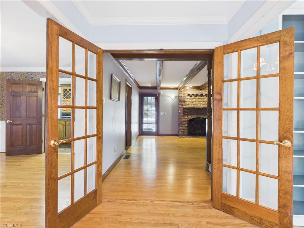 1285 Canterbury Trail