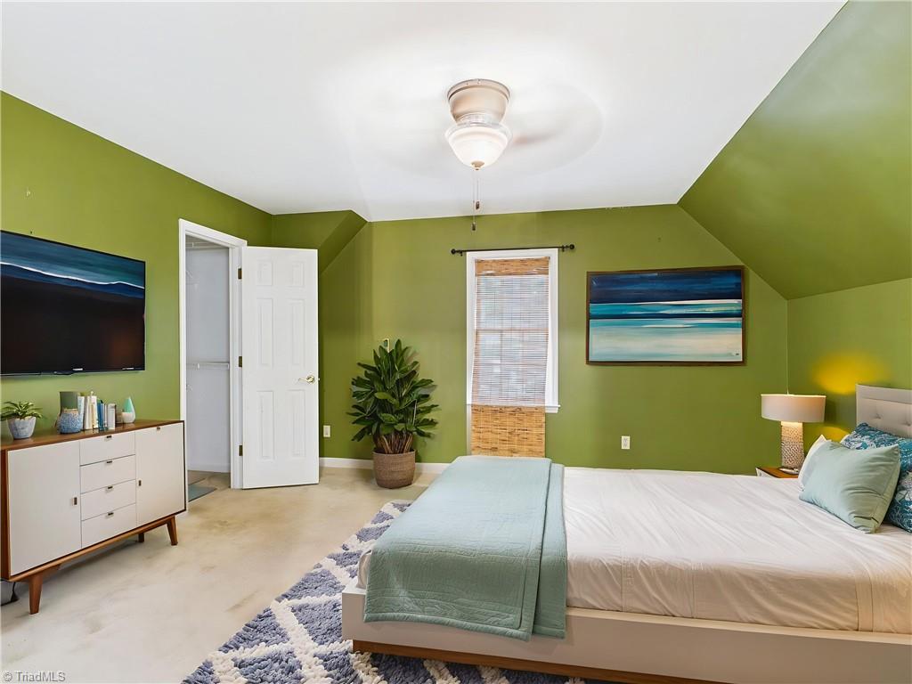 1285 Canterbury Trail