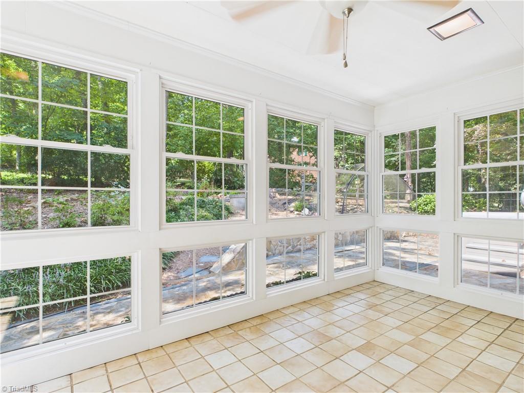 1285 Canterbury Trail