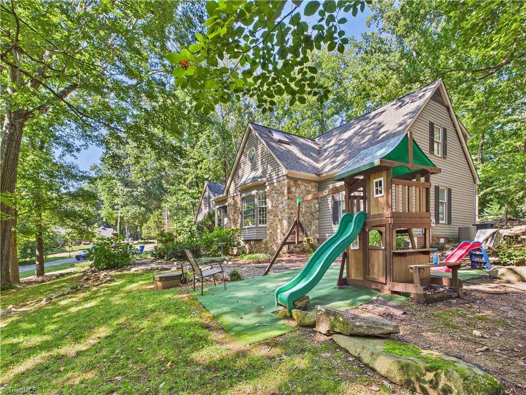 1285 Canterbury Trail