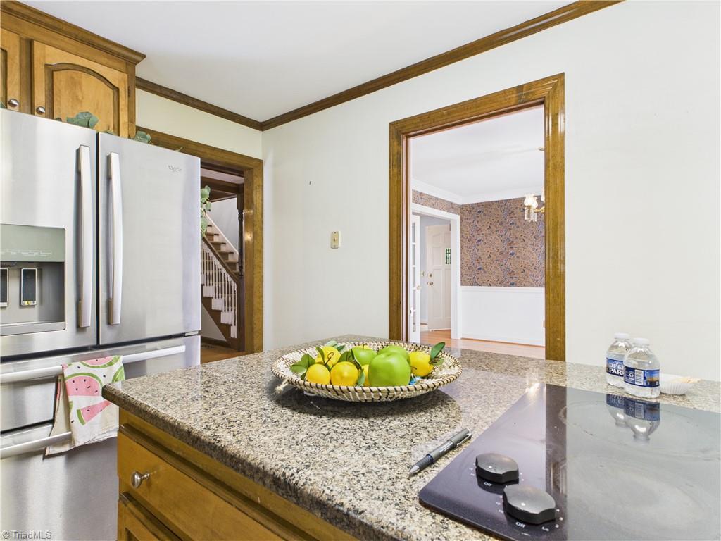 1285 Canterbury Trail