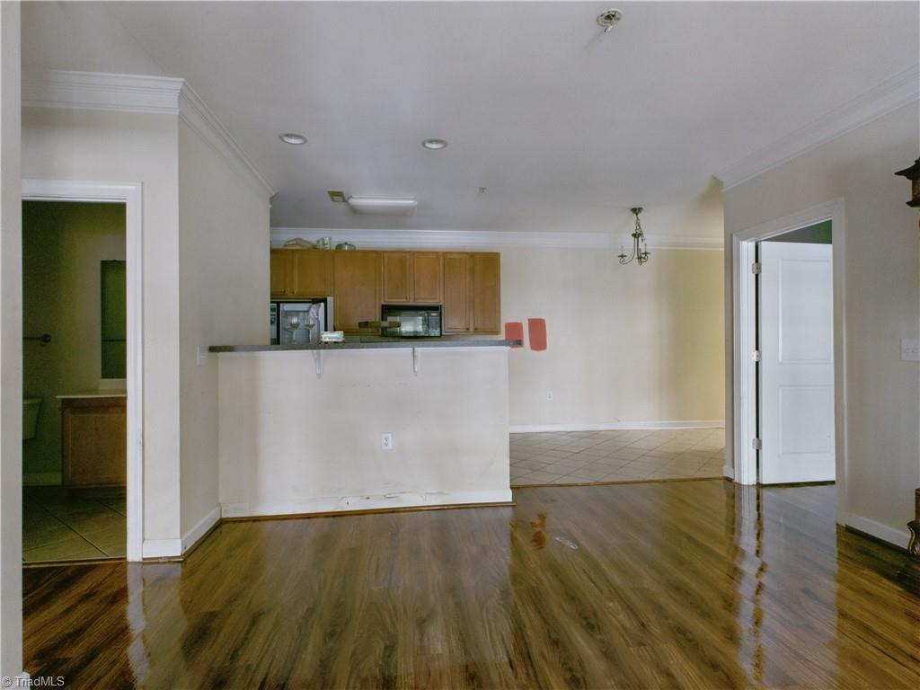 102 Sunset Circle # 101